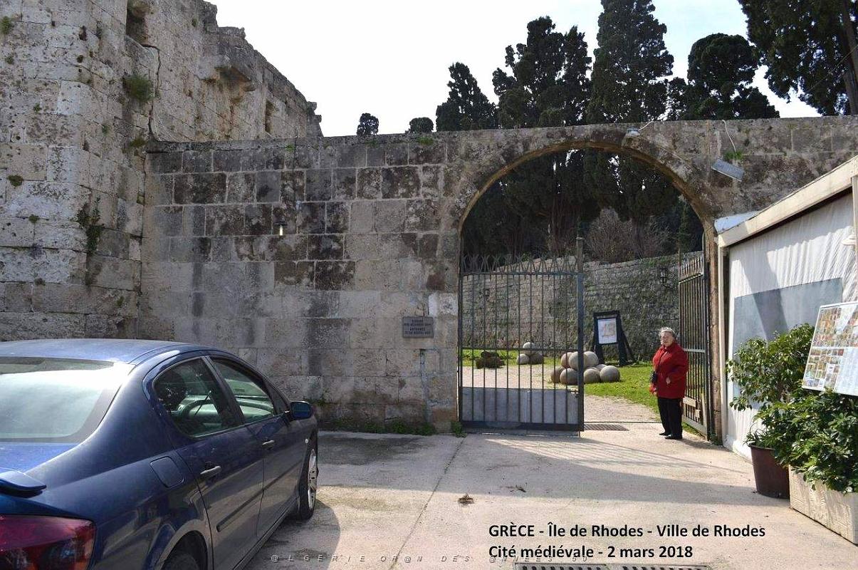 005- Rhodes-Cite medievale .JPG